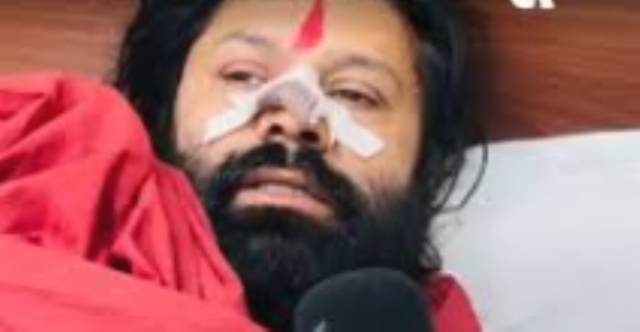 शंकराचार्य पर एफआईआर कराने वाले आशुताेष महाराज पर हमला